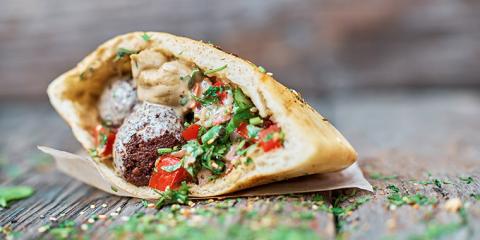 Falafel pitában zöldségekkel