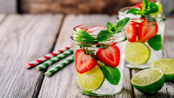 Gyümölcsösen vitaminos víz