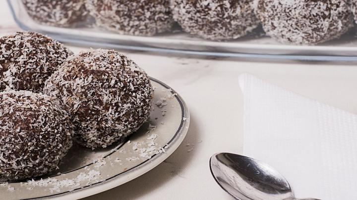Vegán brownie golyók sütés nélkül