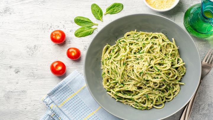 Spenótos spagetti