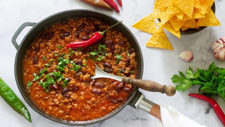 Chilis bab bográcsban