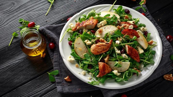 Körtés-diós őszi saláta Garden Gourmet pirított falatokkal